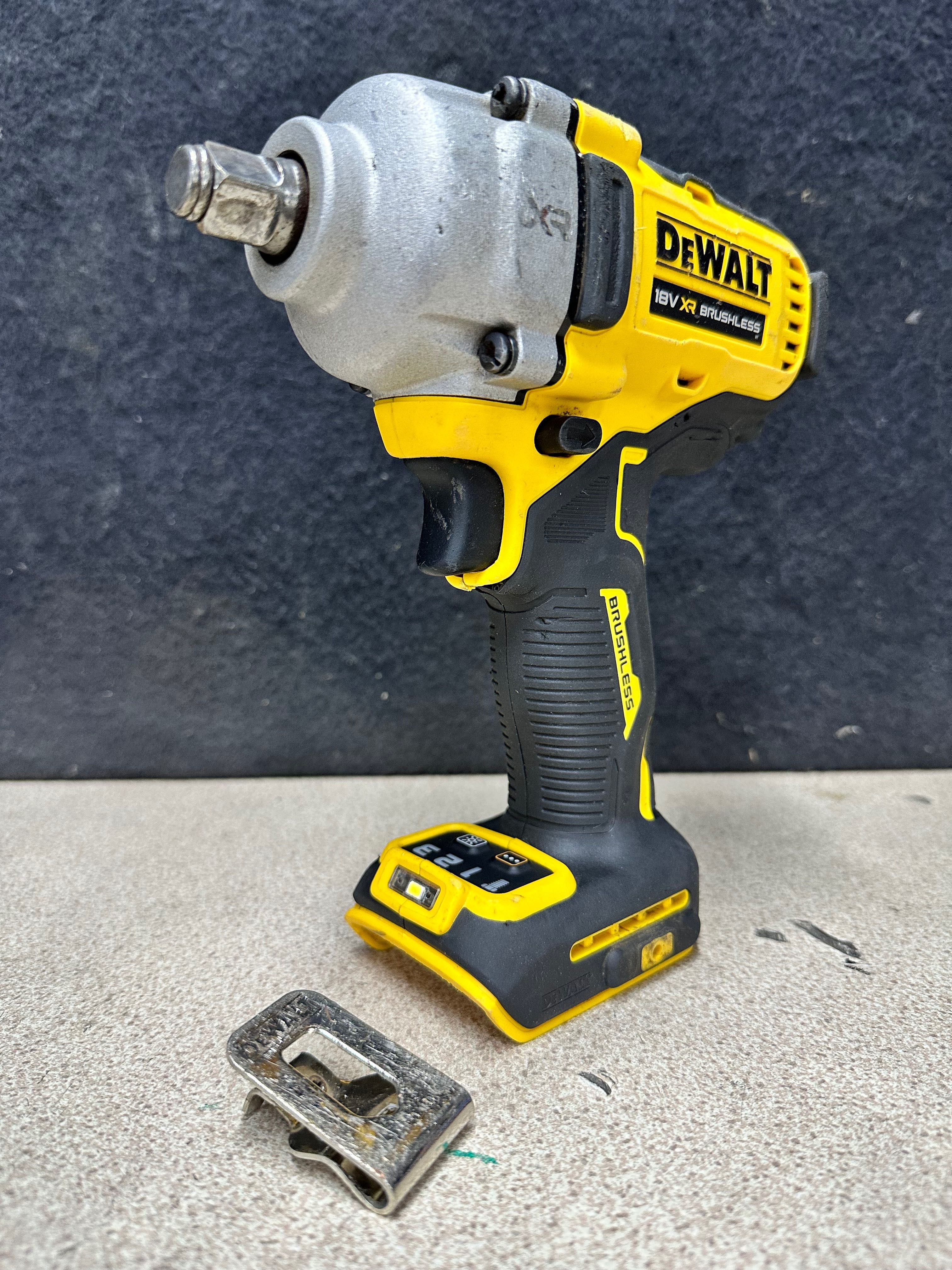 Dewalt гайковерт DCF891 18v 1/2 812Nm
