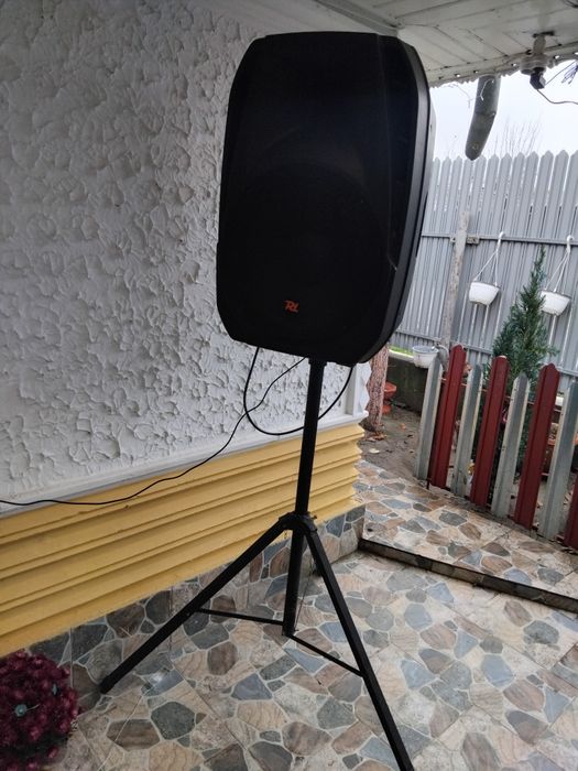 Vand Boxa Activa cu suport inclus