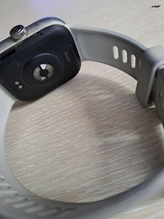 Продавам часовник Xiaomi Redmi Watch 4 Silver