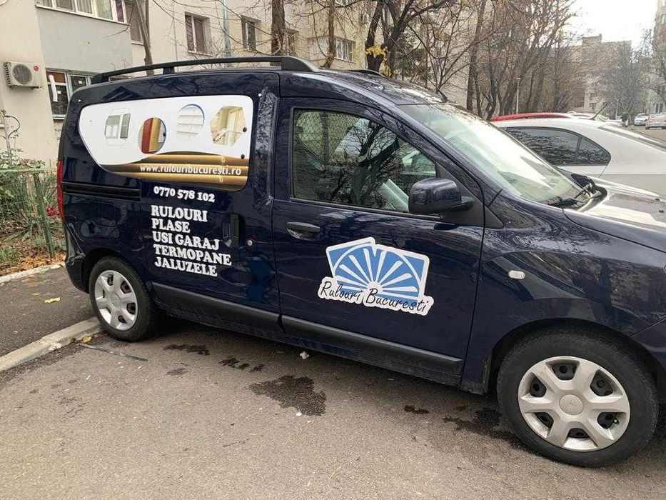 Stickere colantari autocolante decupate si printate inscriptonari auto