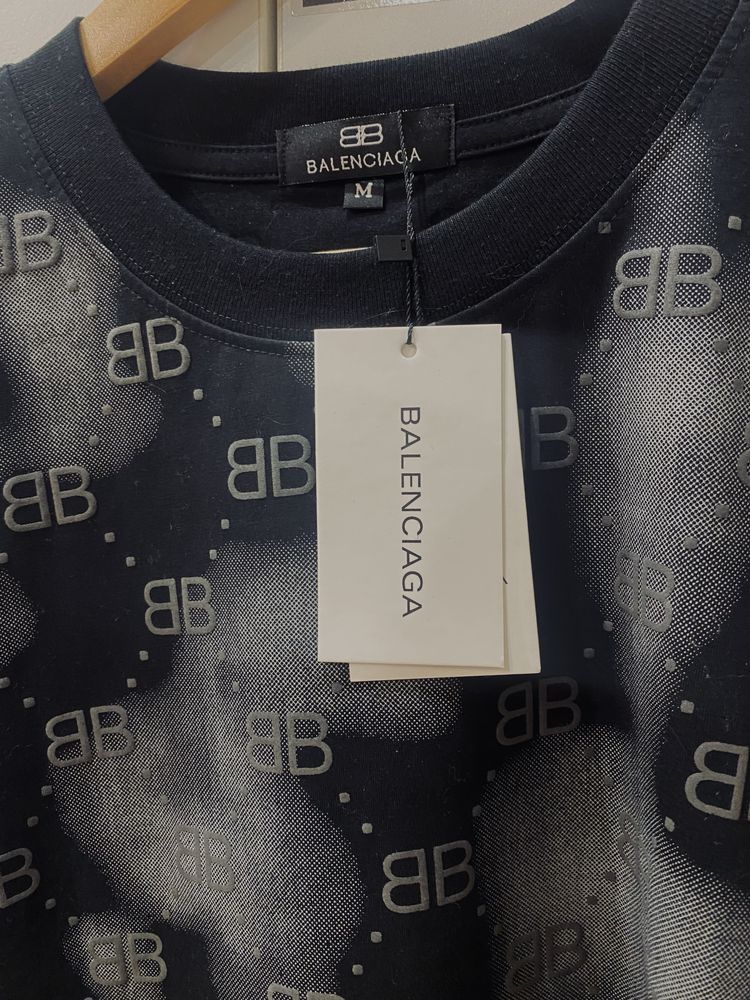 Тениска Balenciaga