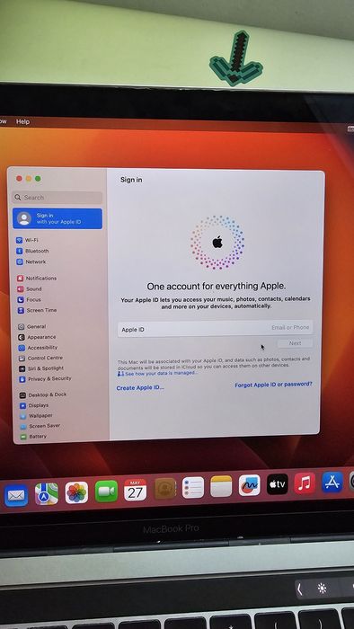 Macbook pro 2017 touchbar. . Fara Cont