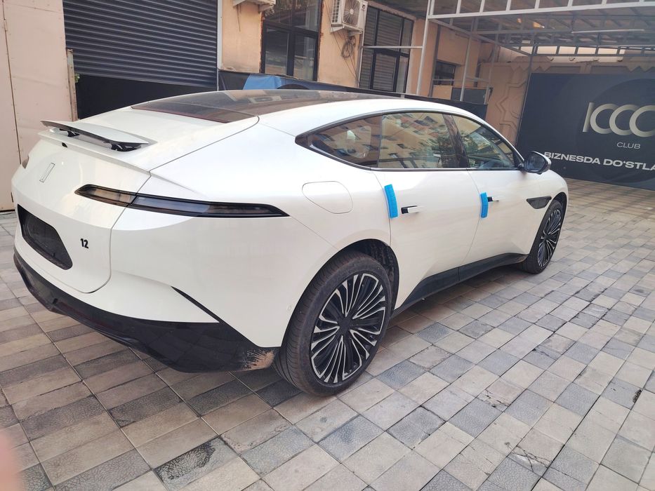 Huawei Avatr 12 Gibrid Ultra