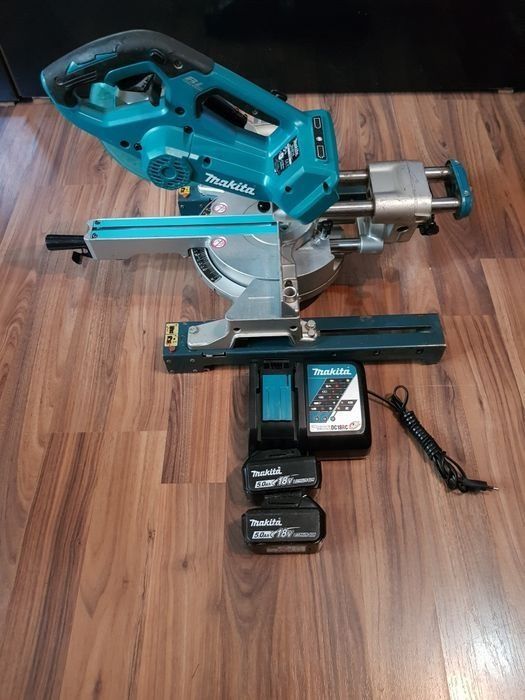 Circular Makita DLS 714