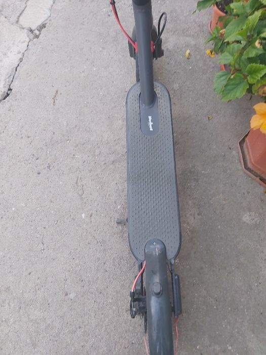 Vând trotinetă electrică ușor folosită