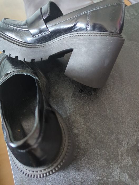 Дамски естествен лак обувки