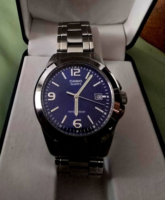 Casio чисто нов часовник