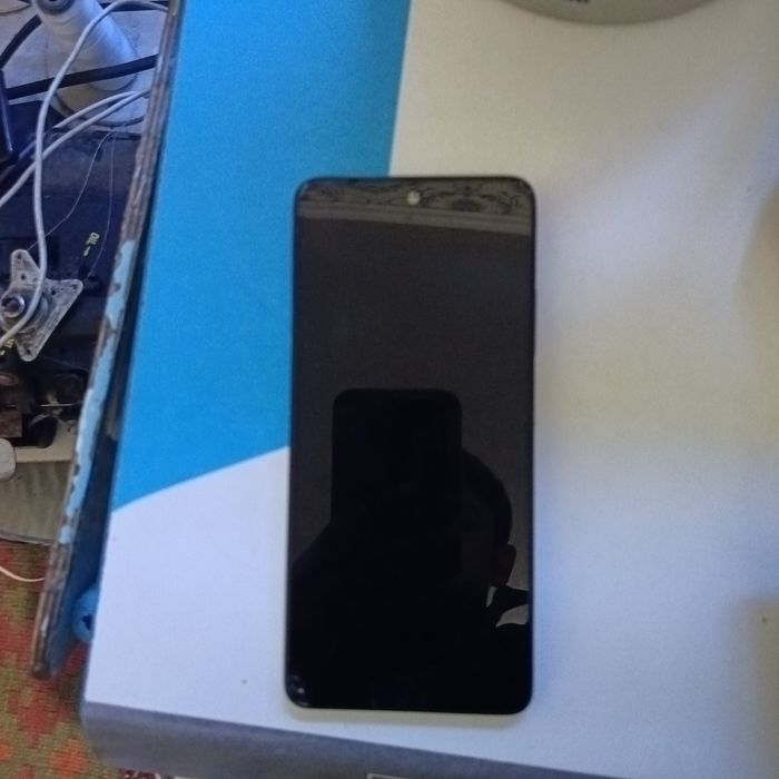 Redmi note 11 pro sotiladi ekran ketgan Vivo y 17 xam sotiladi