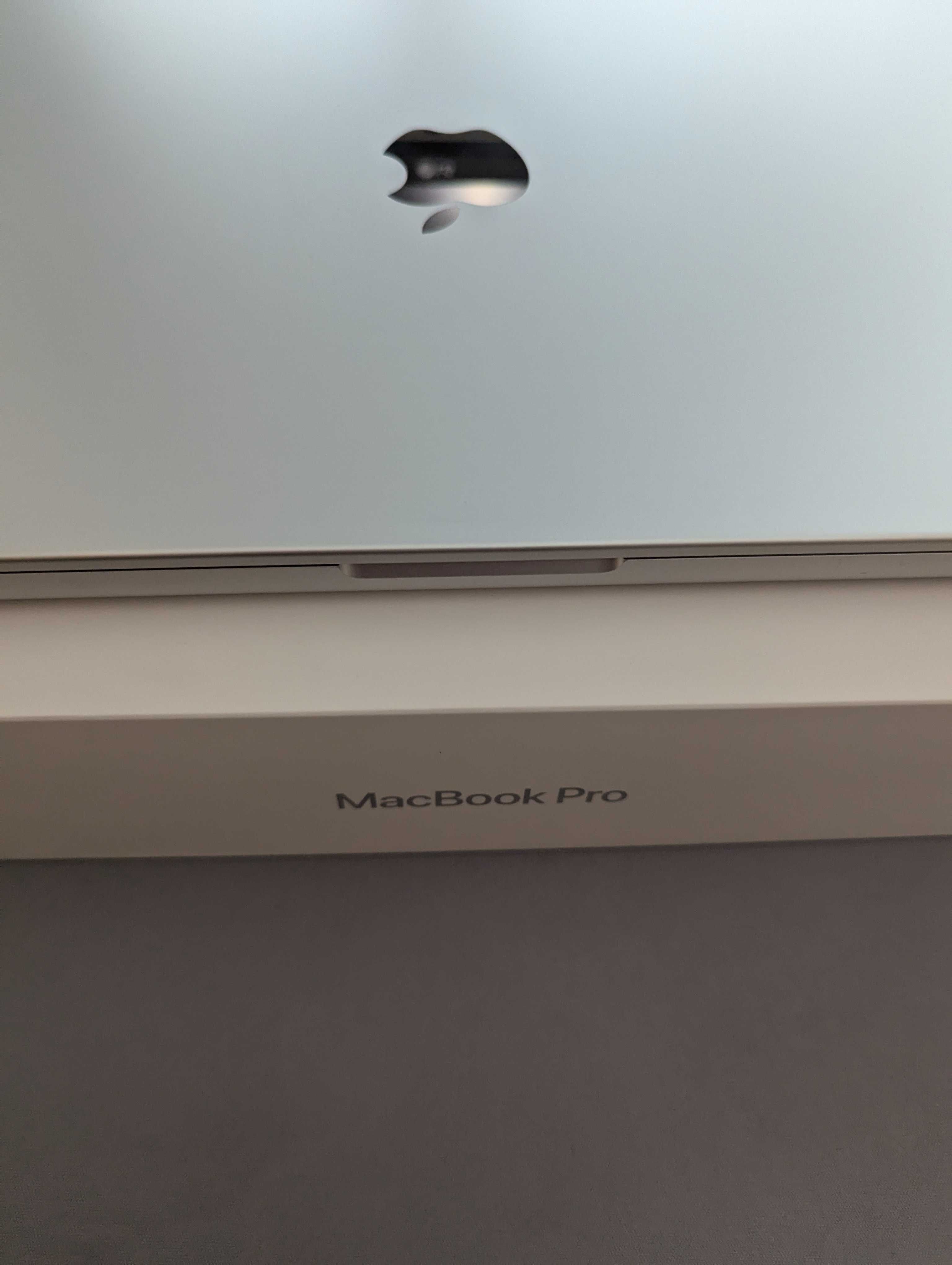 Macbook Pro 16 инча M1 pro