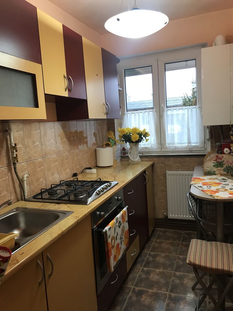 Vând apartament 3 camere- zona Micro 3