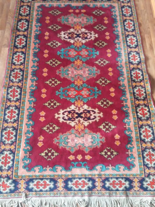 Продам красивый качественный  ковер