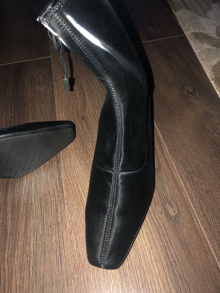 Ghete cu toc Zara