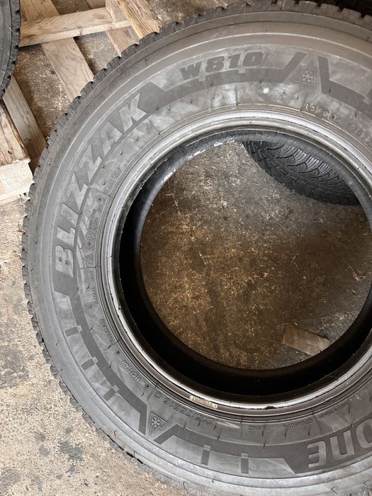 2 anvelope iarna 215/75/16 C , Bridgestone , DOT 2022 !