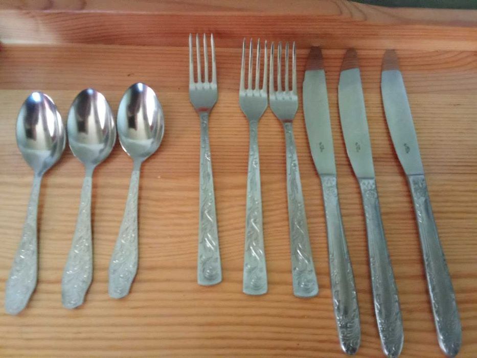 Руски прибори за хранене вилици, ножове и лъжици