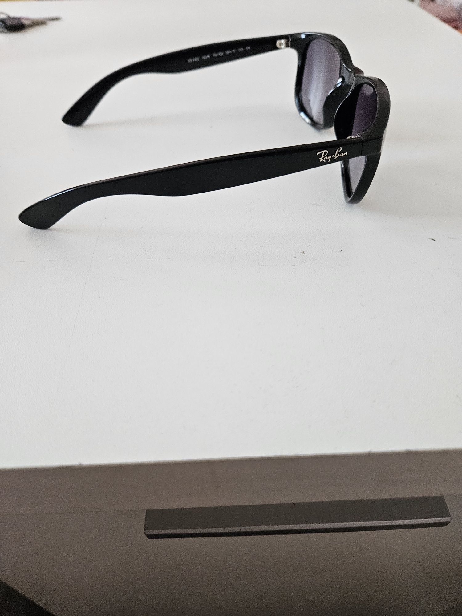 Ray-Ban Andy RB4202 601/8G слънчеви очила