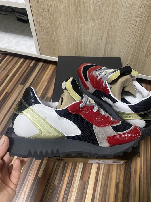 Vand adidasi Run Of sneakers unisex Limited Edition