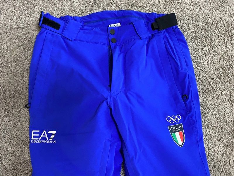 Costum Armani Ea7 Italia Olimpia Beijing marimea L barbati si M dama