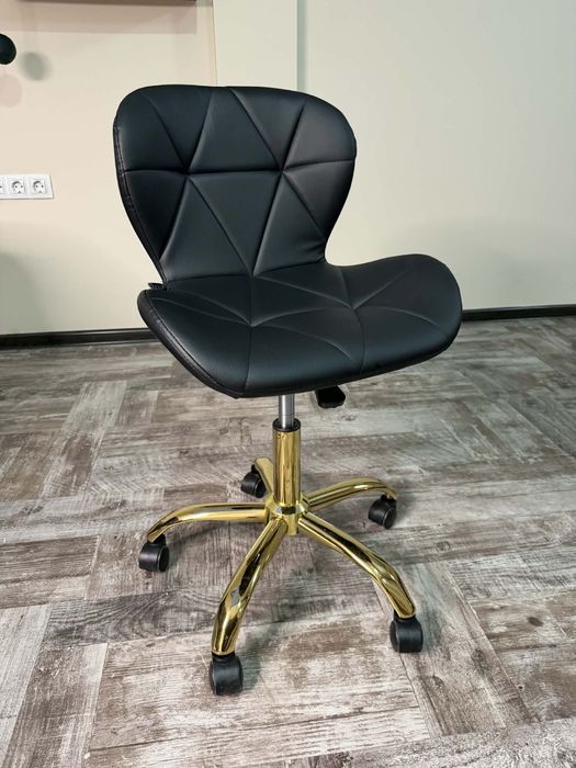 Козметичен стол нов