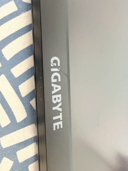 Monitor Gigabyte M27Q KVM