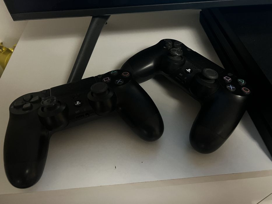 PS4 Slim 1 TB - doua console sau schimb cu ps5 plus diferenta