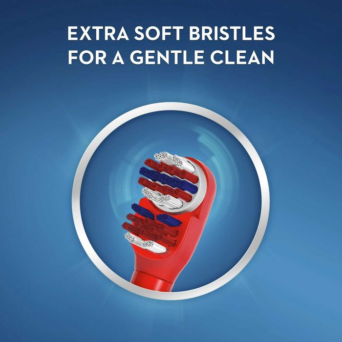 Детска четка за зъби Oral-B с батерии и изображение на STAR WARS