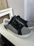 Черно- бели маратонки Guess -39номер