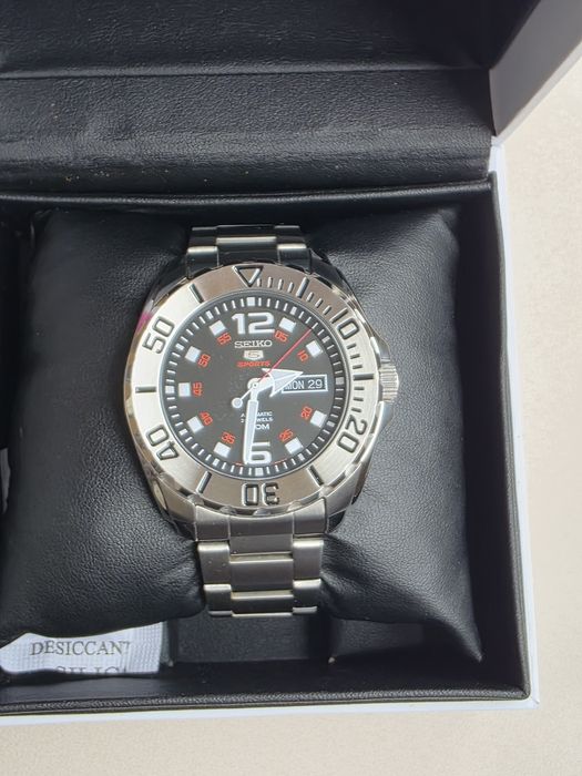 Seiko 5 SRPB33 Baby monster