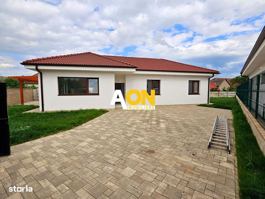 Casa semifinisata, 4 camere, 393 mp teren,  Barabant