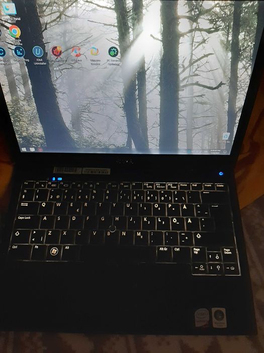 Laptop DELL LATITUDE E4300 + incarcator + geanta