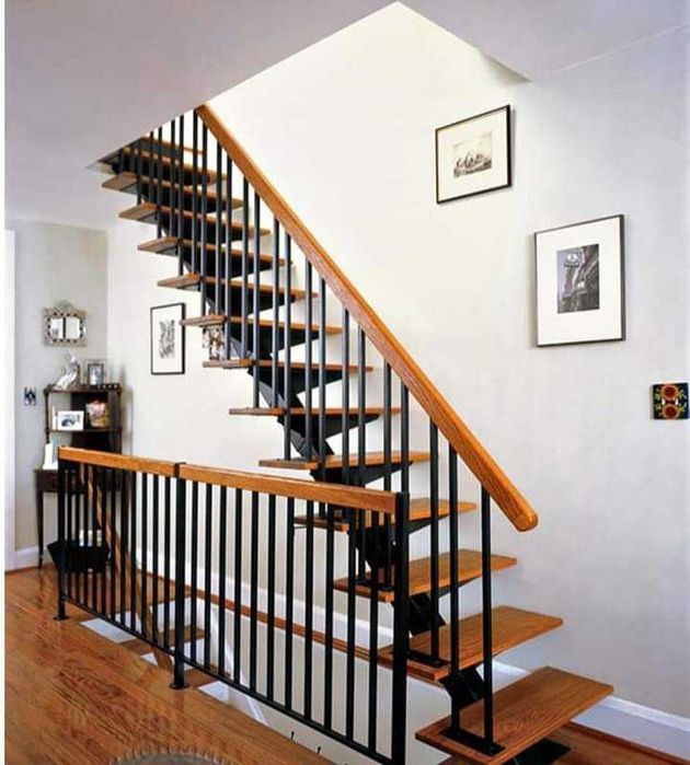 Scari metalice interioare și exterioare