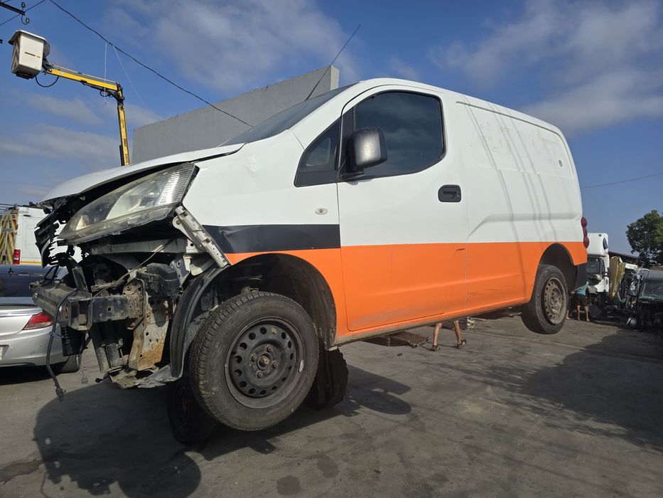 Dezmembrez nissan NV 200  1.5  2010 motor k9k cutie