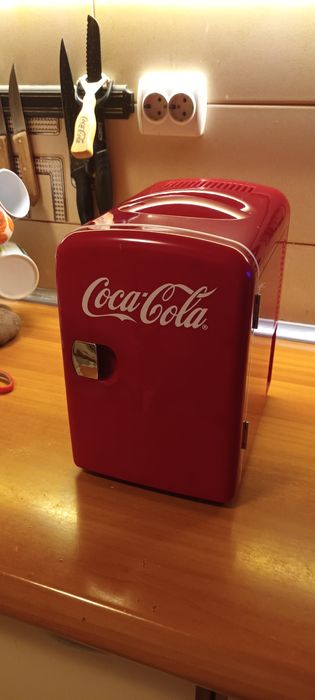 Vând mini frigider Coca-Cola