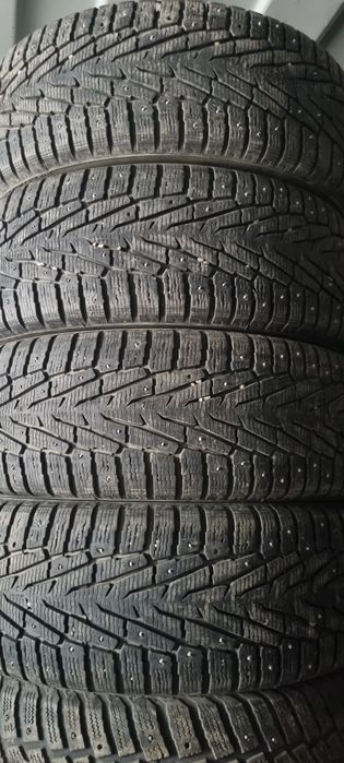 Продам шины шипованный