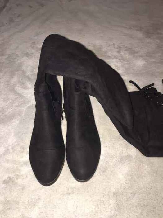 Cizme inalte, peste genunchi