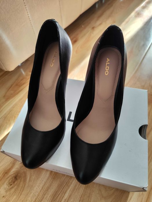 Pantofi cu toc eleganți marca Aldo Nr.40