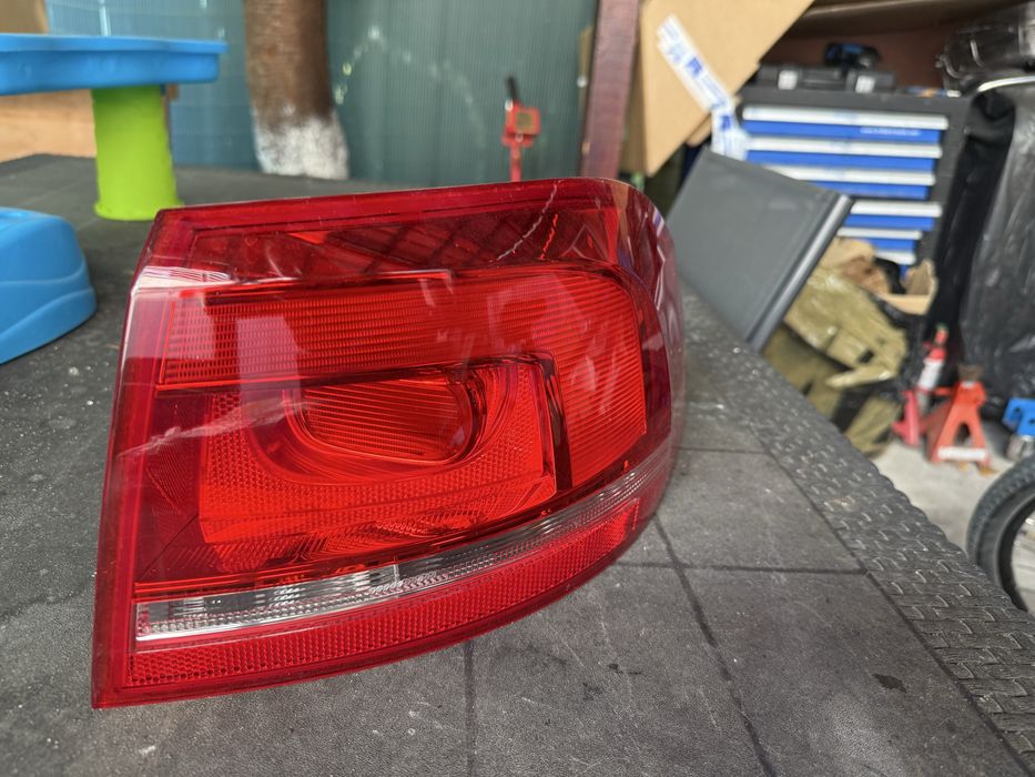 Stop dreapta impecabil vw Passat B7 break combi variant berlina