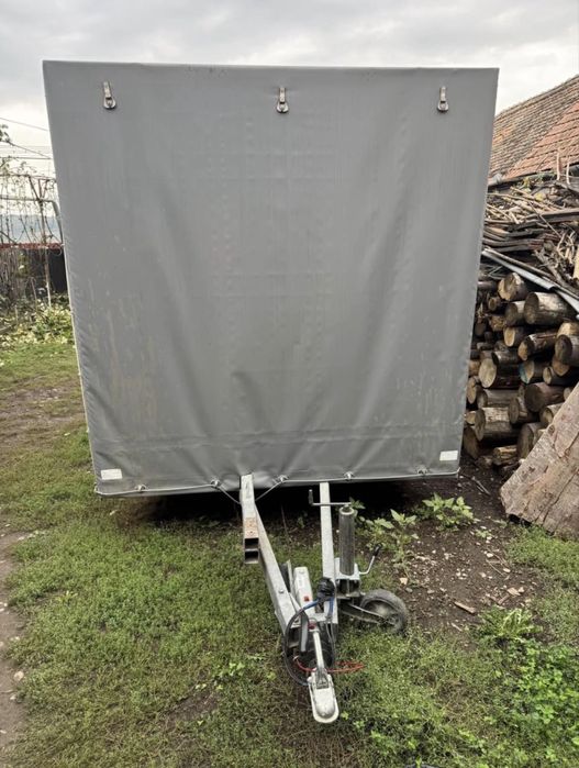 Vand Remorca pe o axa