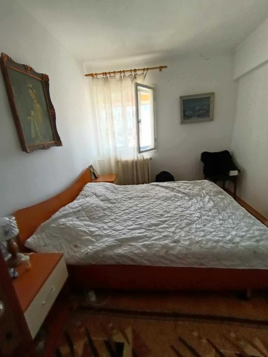 Apartament cu 4 camere decomandate