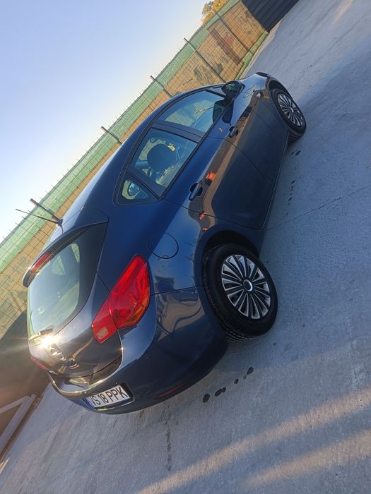 Opel Astra J 2010