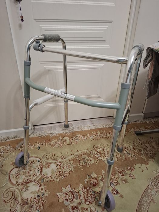 Продам Новый ходунок, для взрослых