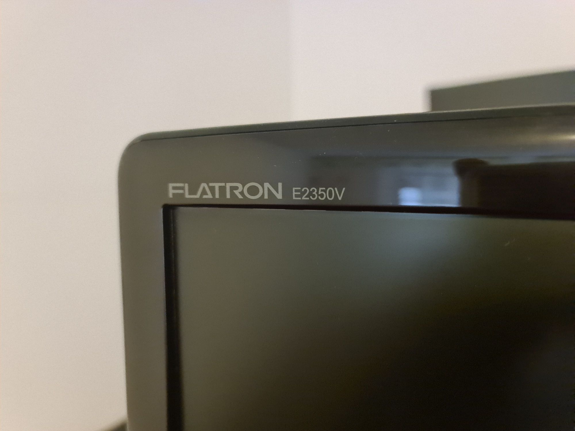 Monitor 23 inch LG FLATRON E2350V + E2350T