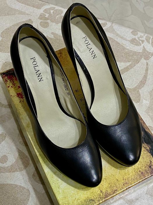 Женские туфли на каблуках