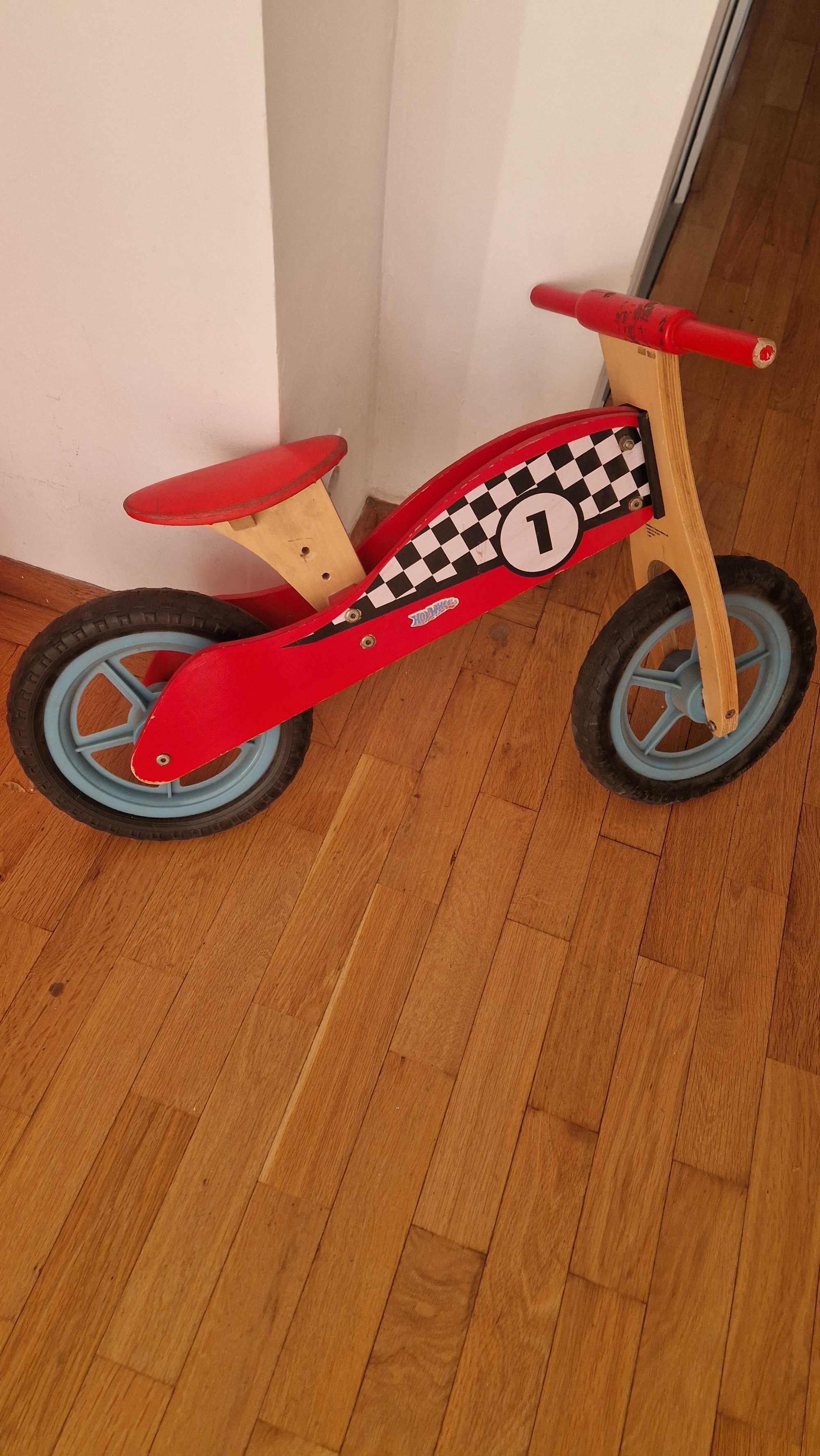 Bicicleta de lemn fara pedale