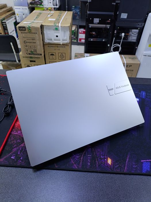 ASUS Vivobook 16