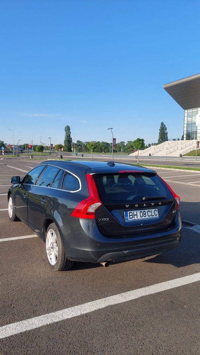 Vând Volvo V60 d3