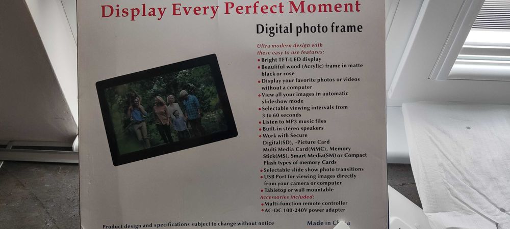 Нова Мултимедийна Фоторамка 17 инча