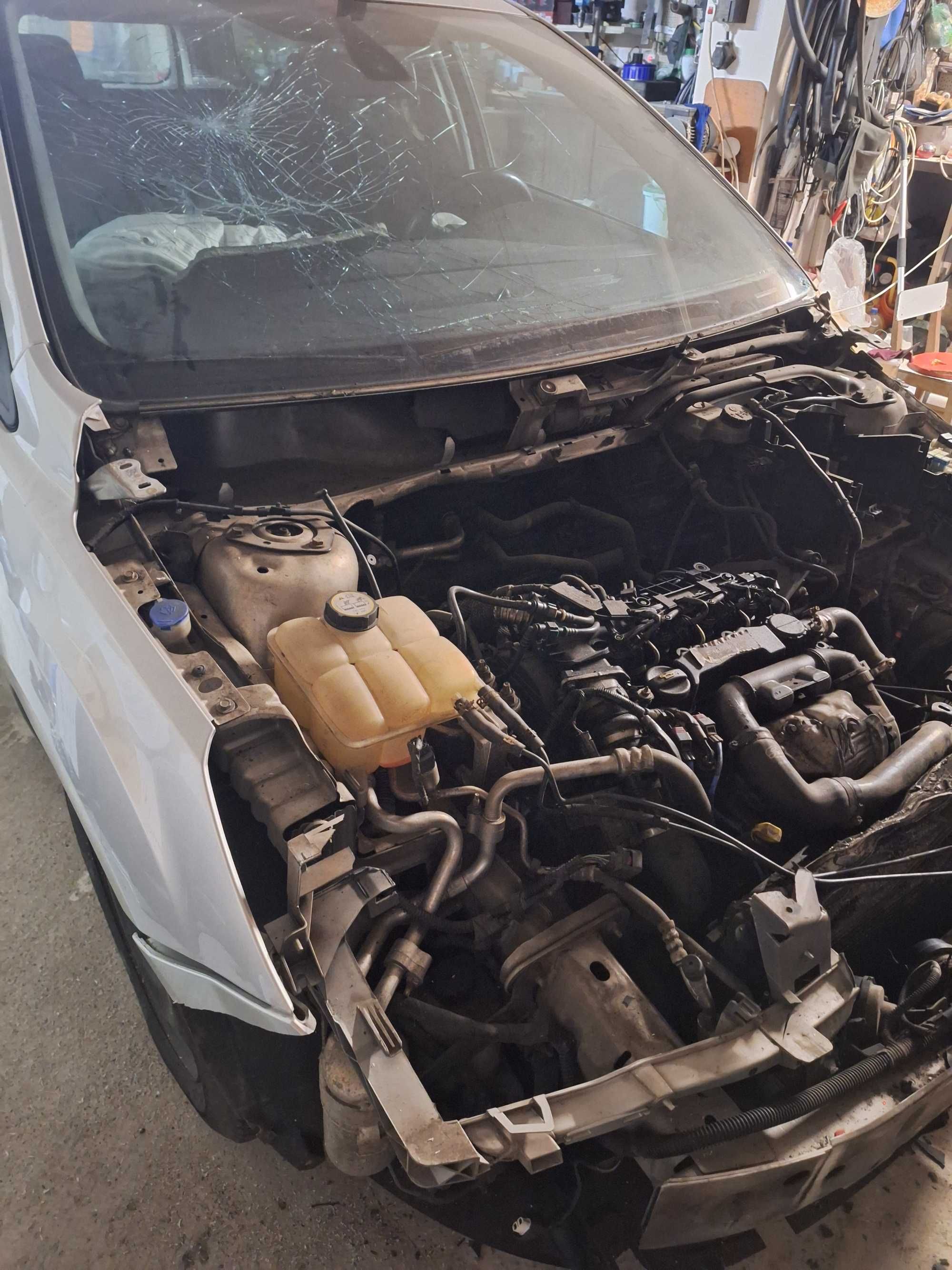 Dezmembrez Ford Focus 2010 1.6tdi