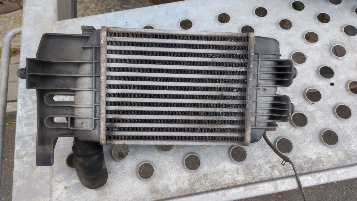 Radiator si intercooler toyota yaris 2