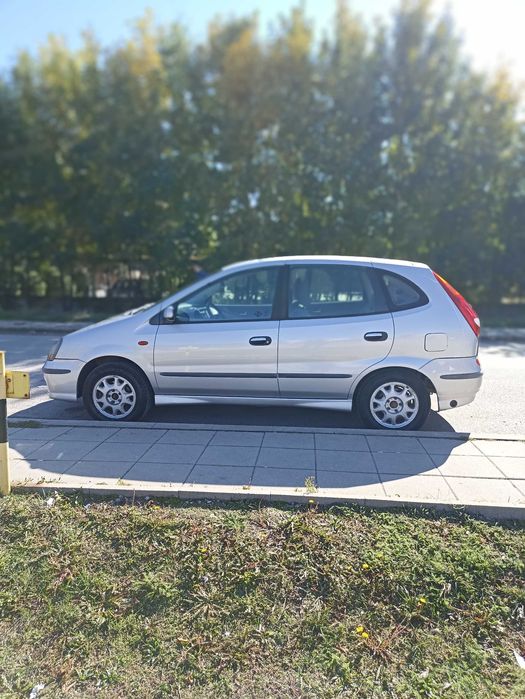 Nissan Almera Tino