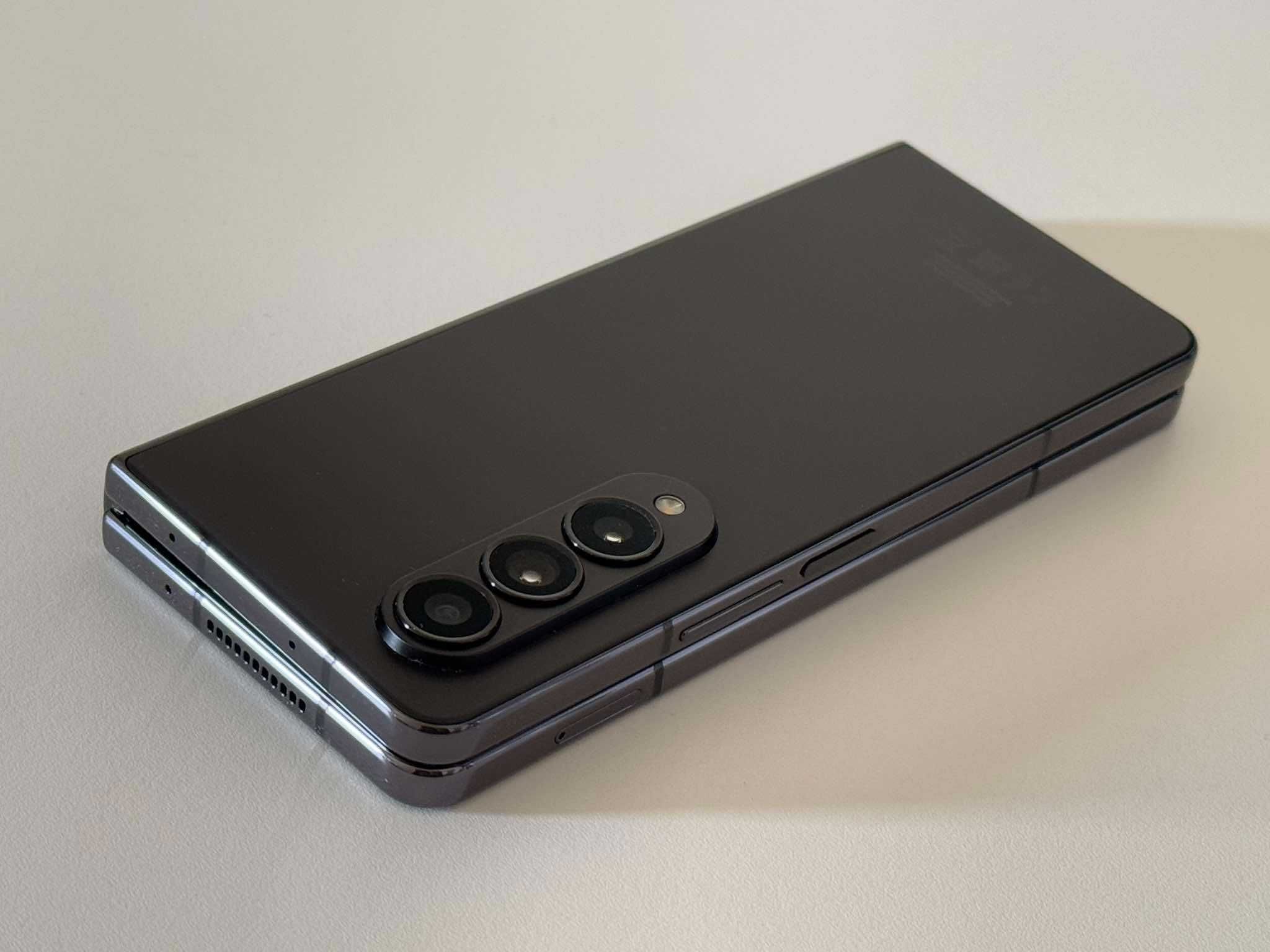 Като нов! Бартер! Galaxy Z Fold 4 Phantom Black (Черен)